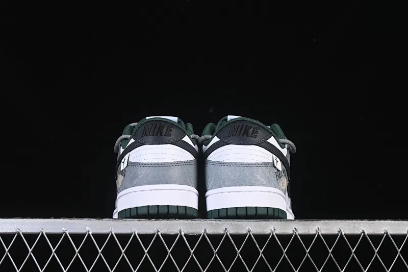 All Categories Nk SB Dunk Series Nk SB Dunk Low High-end Customized Low-top Shoes Nike SB Dunk Low "Just Do It" Straps Anniversary High-end Customized Low-top Casual Shoes DV0833-111